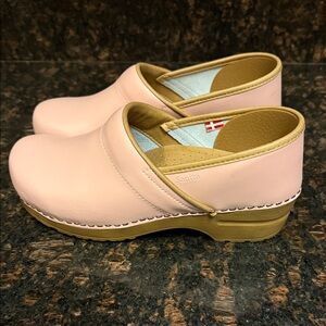 Sanita Light Pink and Tan Clogs
